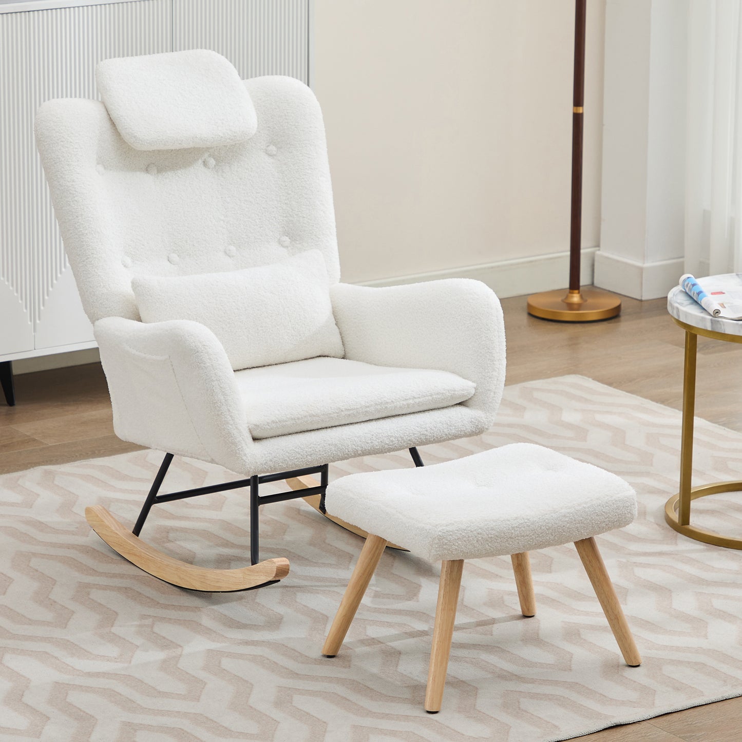 Schommelstoel met Voetenbank in Teddy Stof – Comfortabel & Tijdloos Design